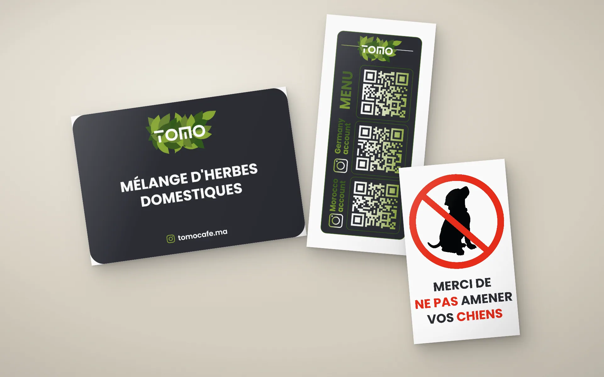 Tomo Café — Étiquettes, présentoir QR menu et signalétique